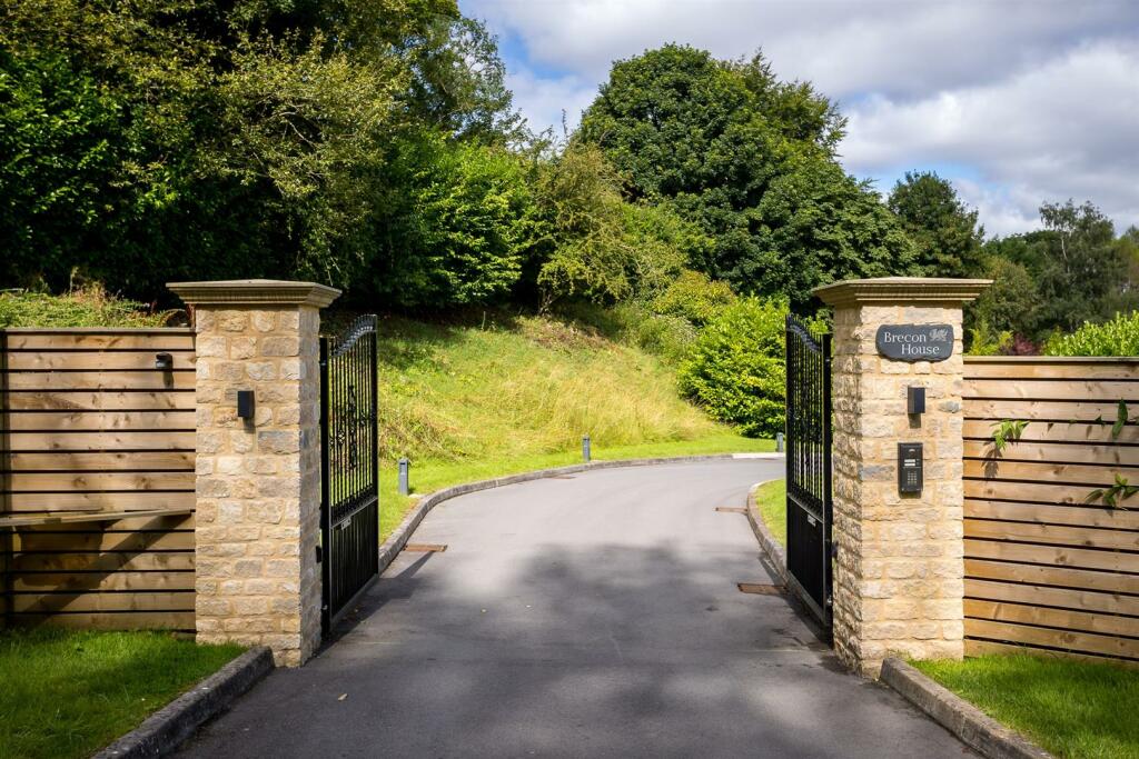 1 - Brecon House - GL53 9NE - Web.jpg
