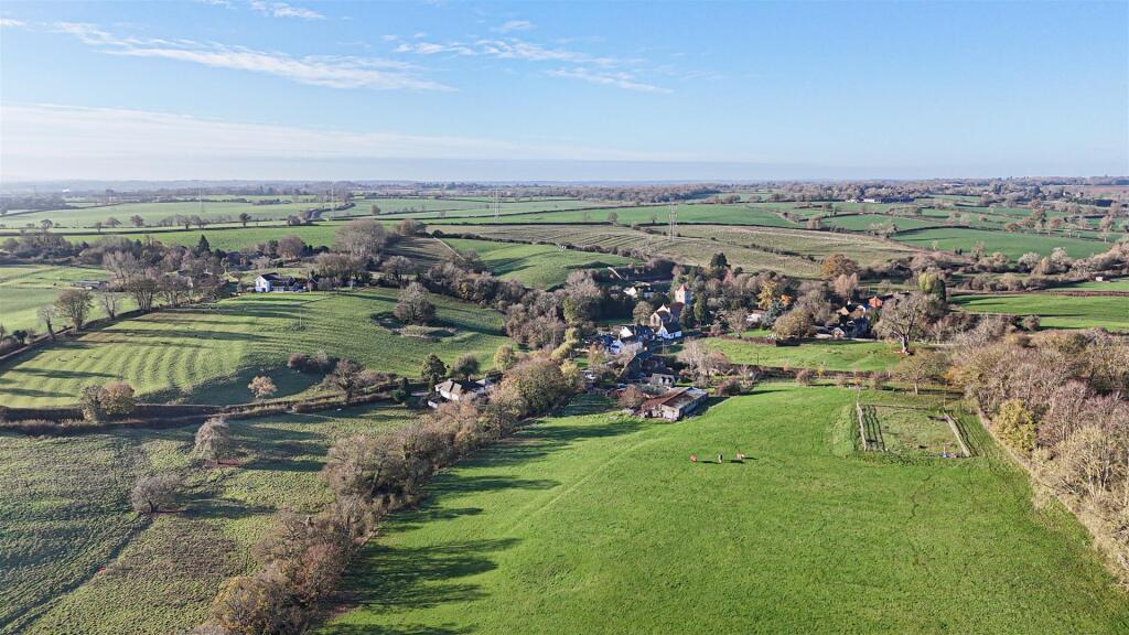 Barn for Conversion, Church End, Leckhampstead (dr