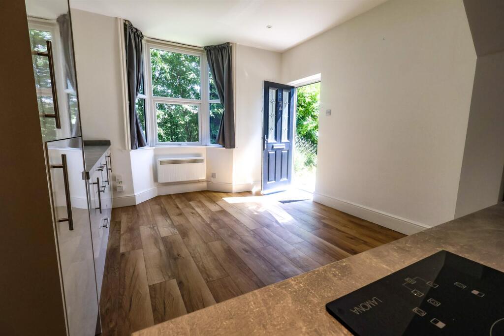 Open plan Lounge/Kitchen