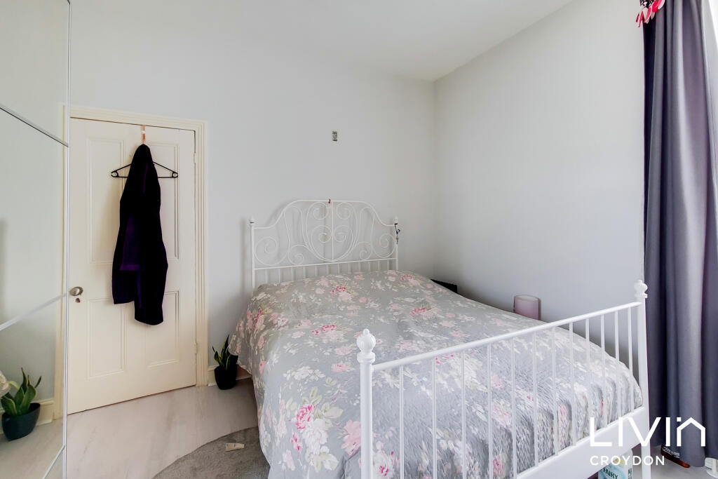 3_Main Bedroom-0