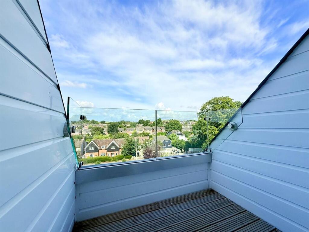 66 pr 15 dormer balcony.jpg