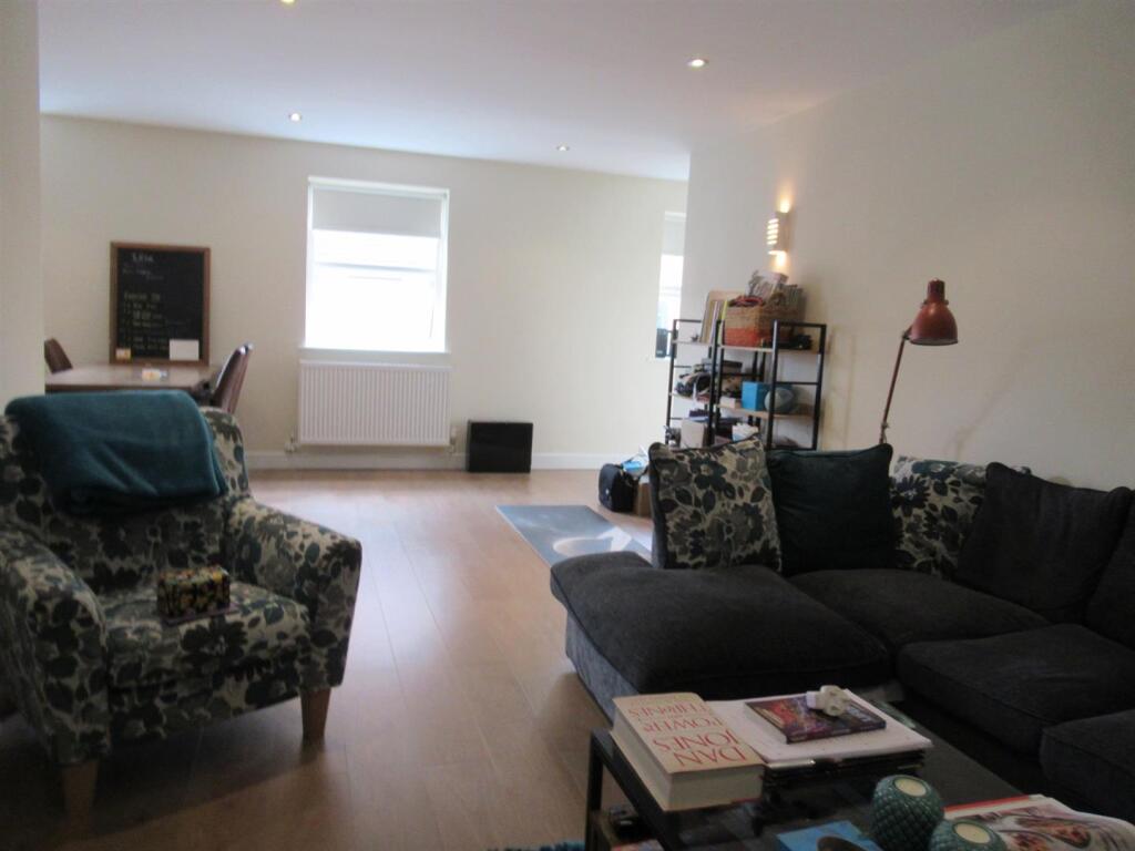 Open-plan Lounge/Kitchen