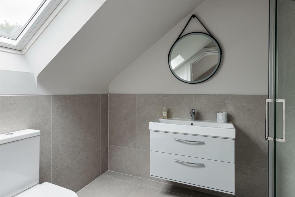 Bedroom Three En-Suite