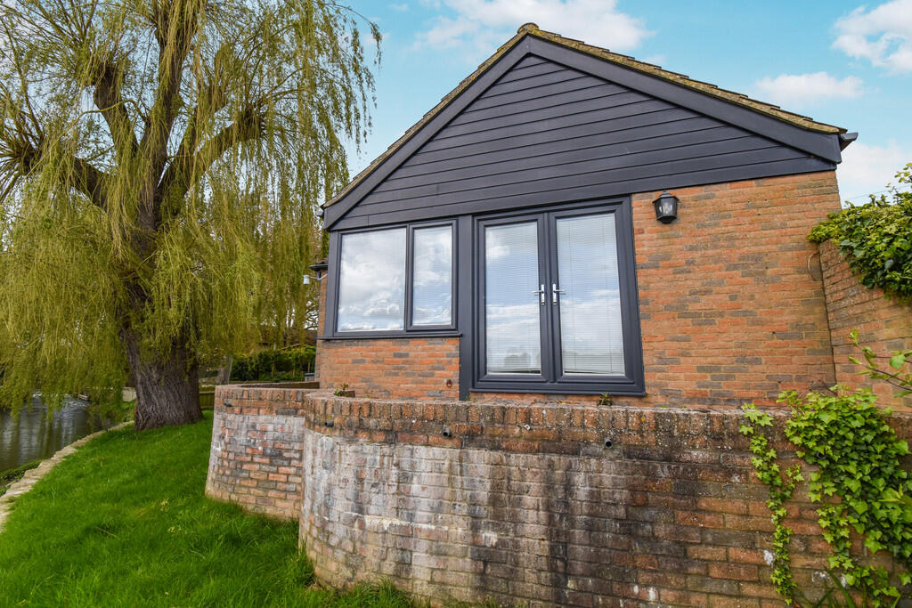 1713588_202404170...