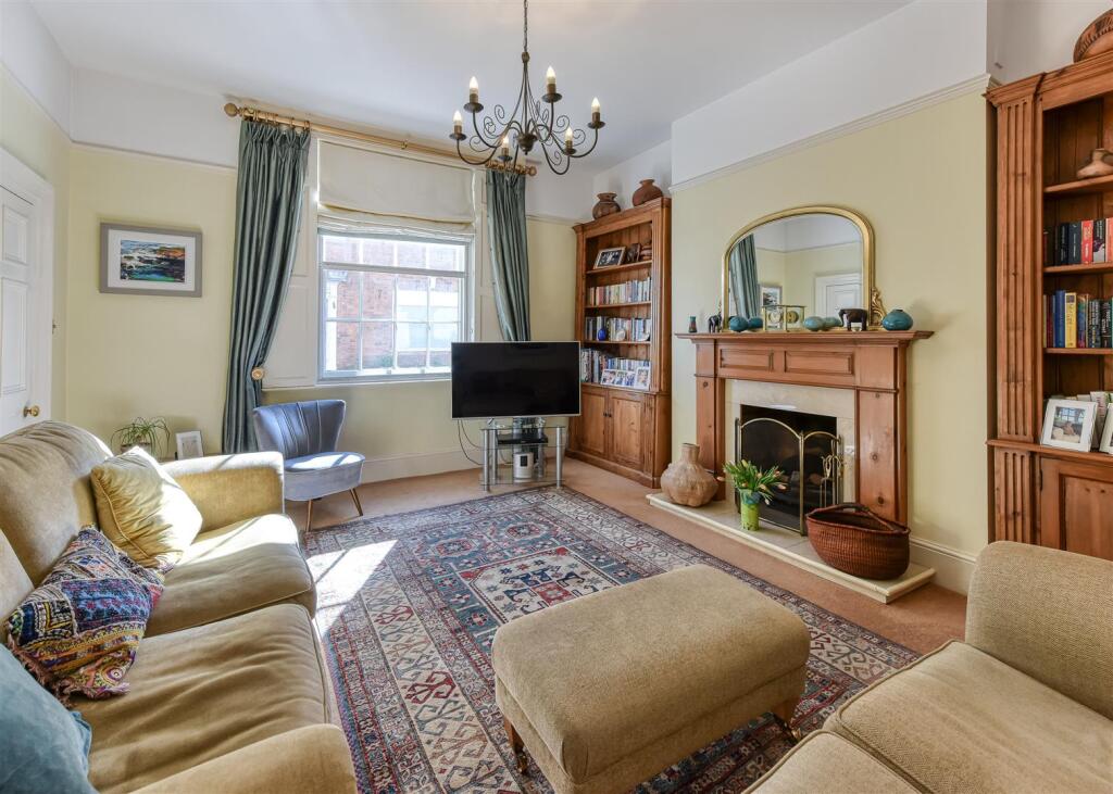 Gunstone House-lounge.jpg