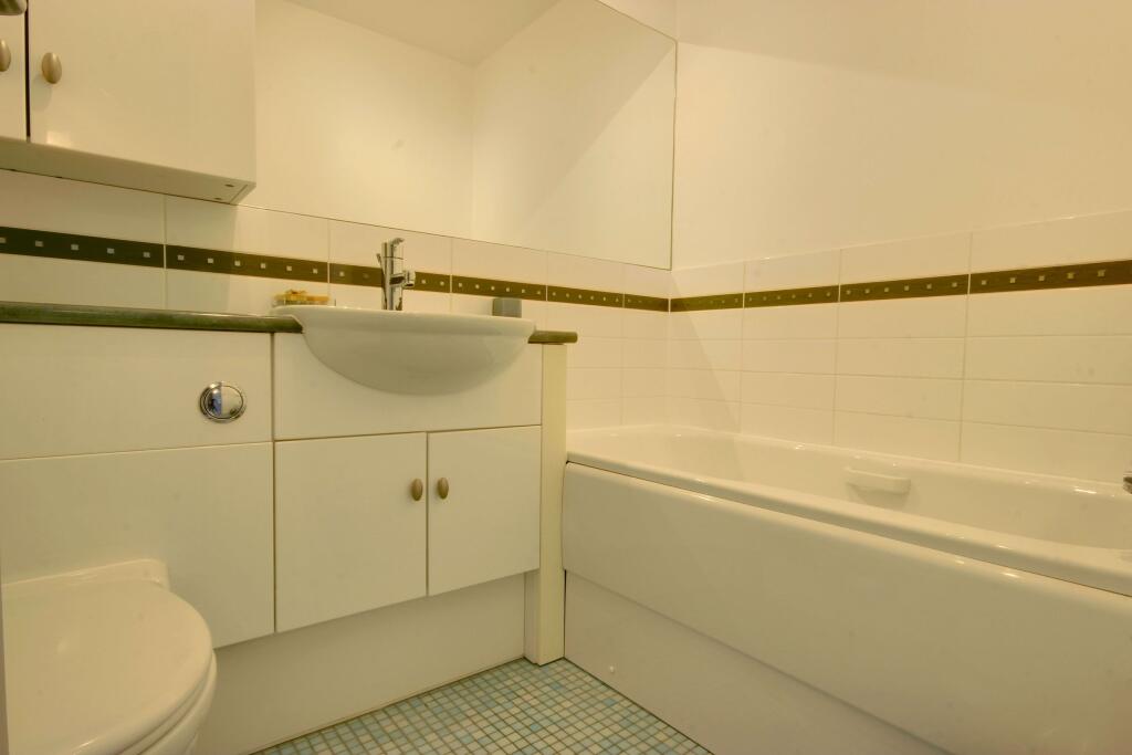 Bathroom (Bathroom)