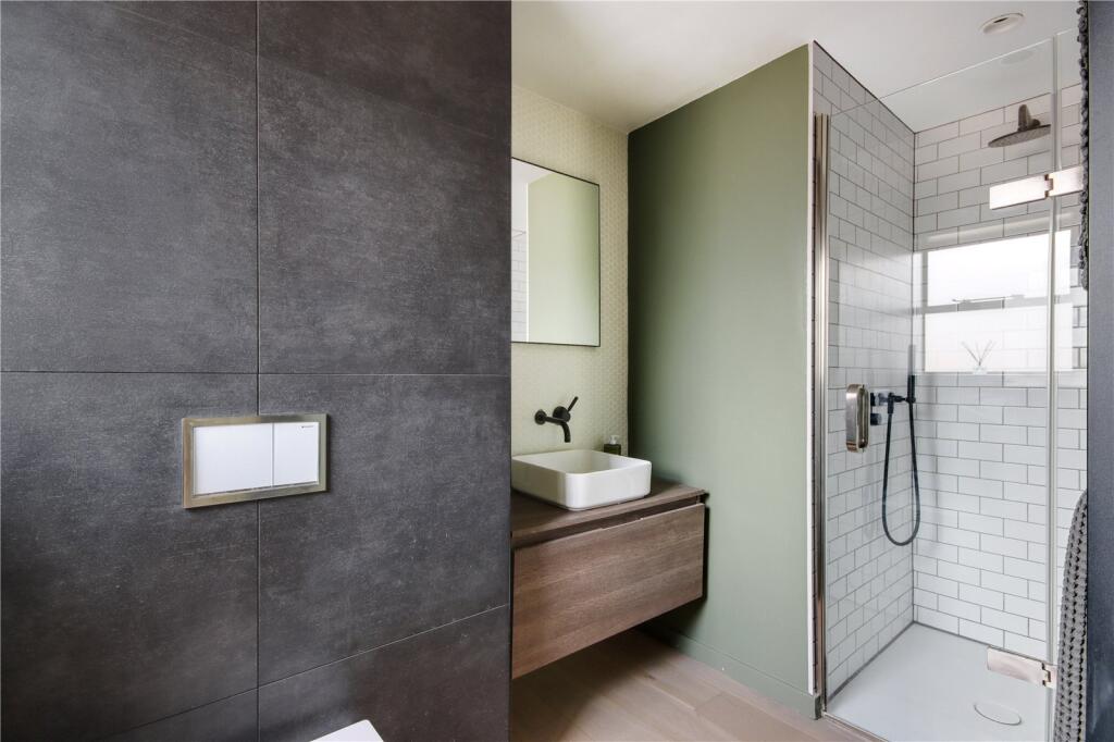 En Suite Shower Room