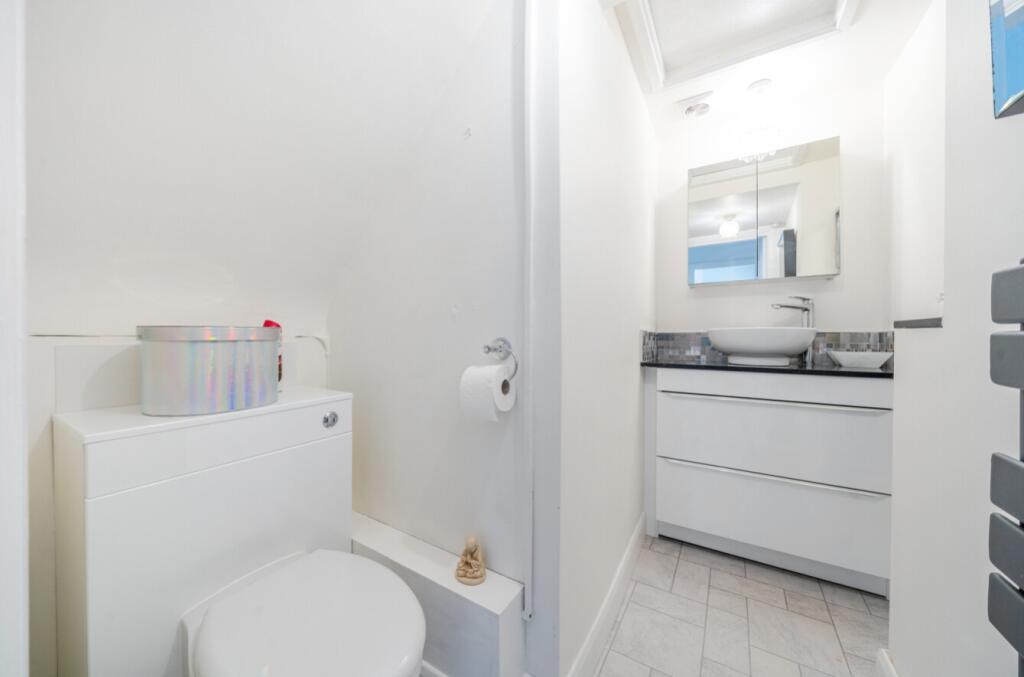 1300598-8-6835ba9376764