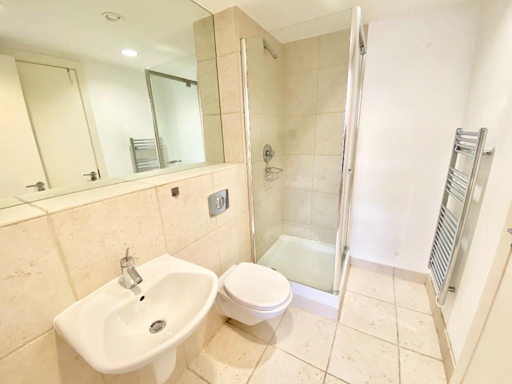BATHROOM 2