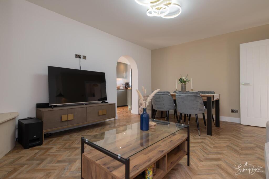 103a Manor Crescent -4.jpg