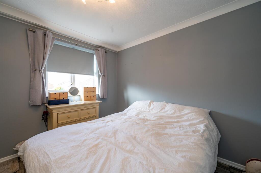 31 Cockleshell Gardens229.jpg