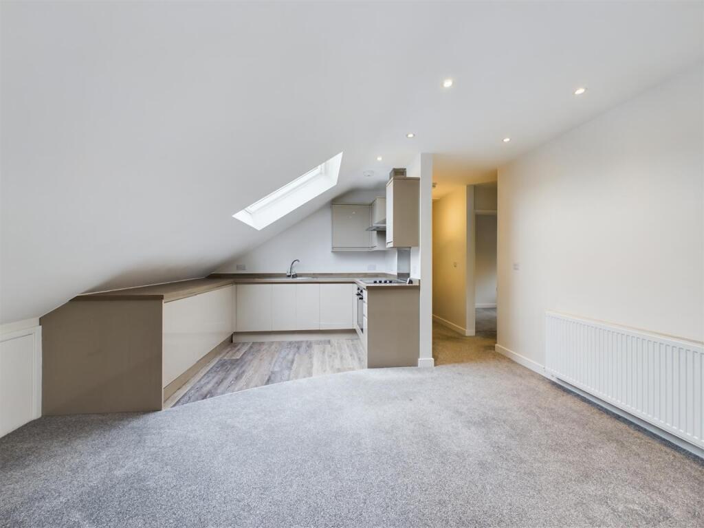 CAM02319G0-PR0135-ST