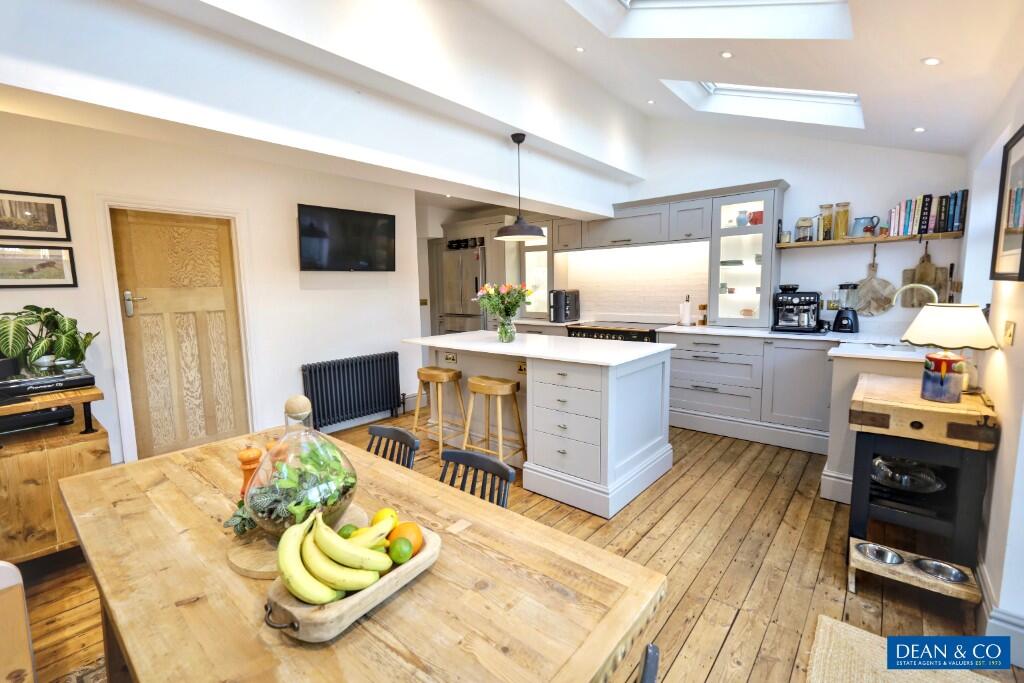 Kitchen/family room