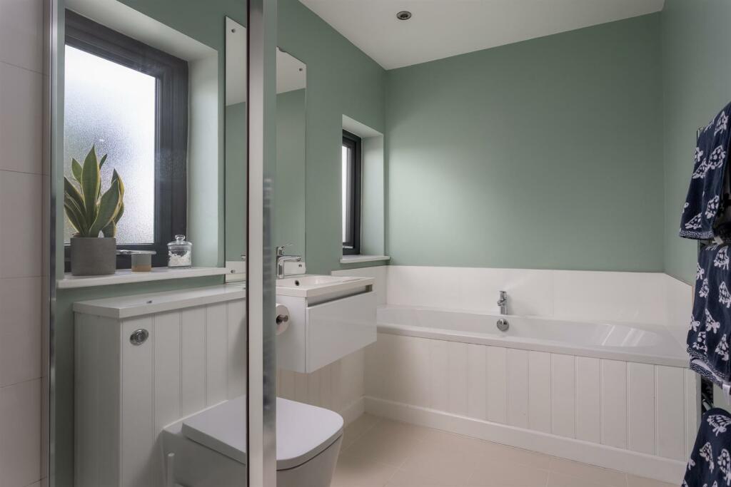 57 - High Briar - GL51 4TT - Web.jpg