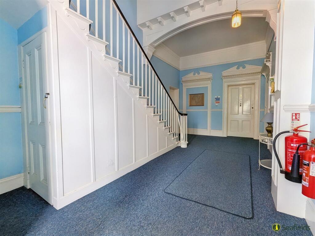 COMMUNAL HALLWAY