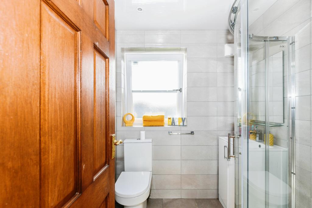 Barn Bathroom