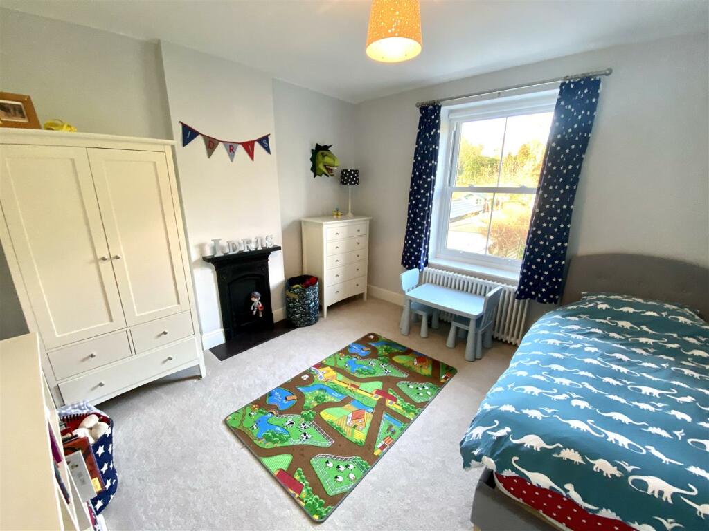 BEDROOM 1