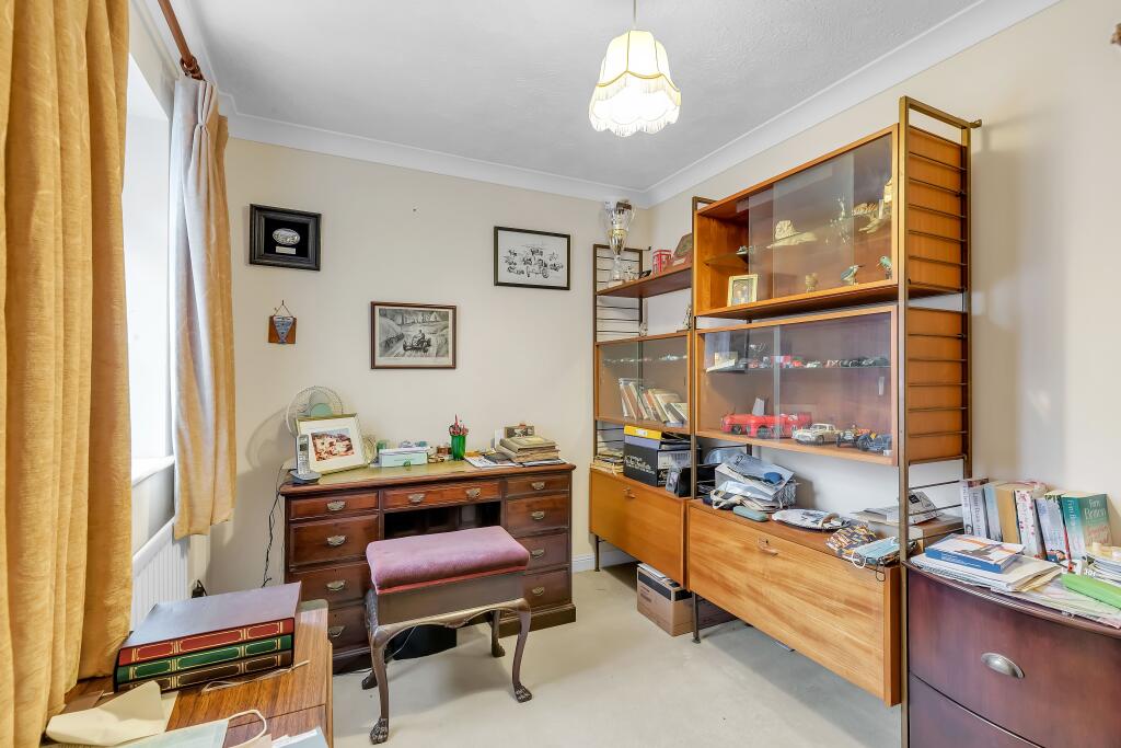 Bedroom 3/Study