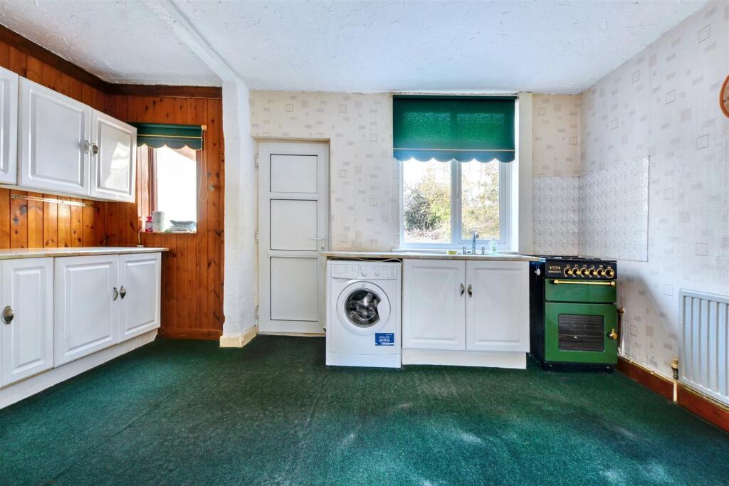 Kitchen_2.jpeg