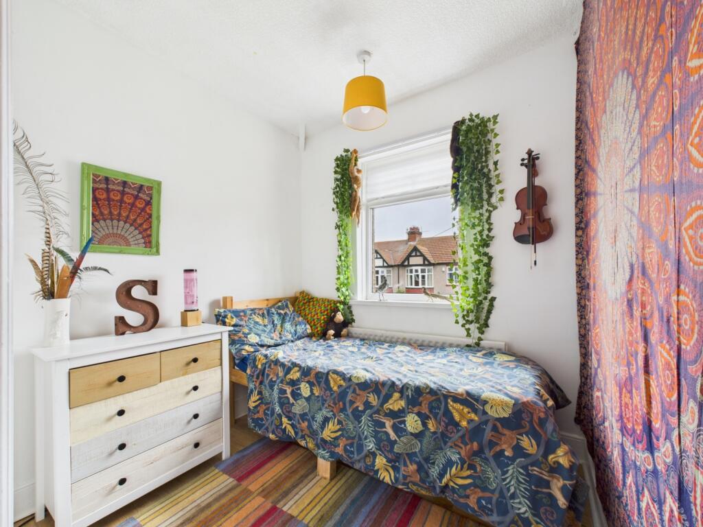 CAM02195G0-PR0076-STILL049