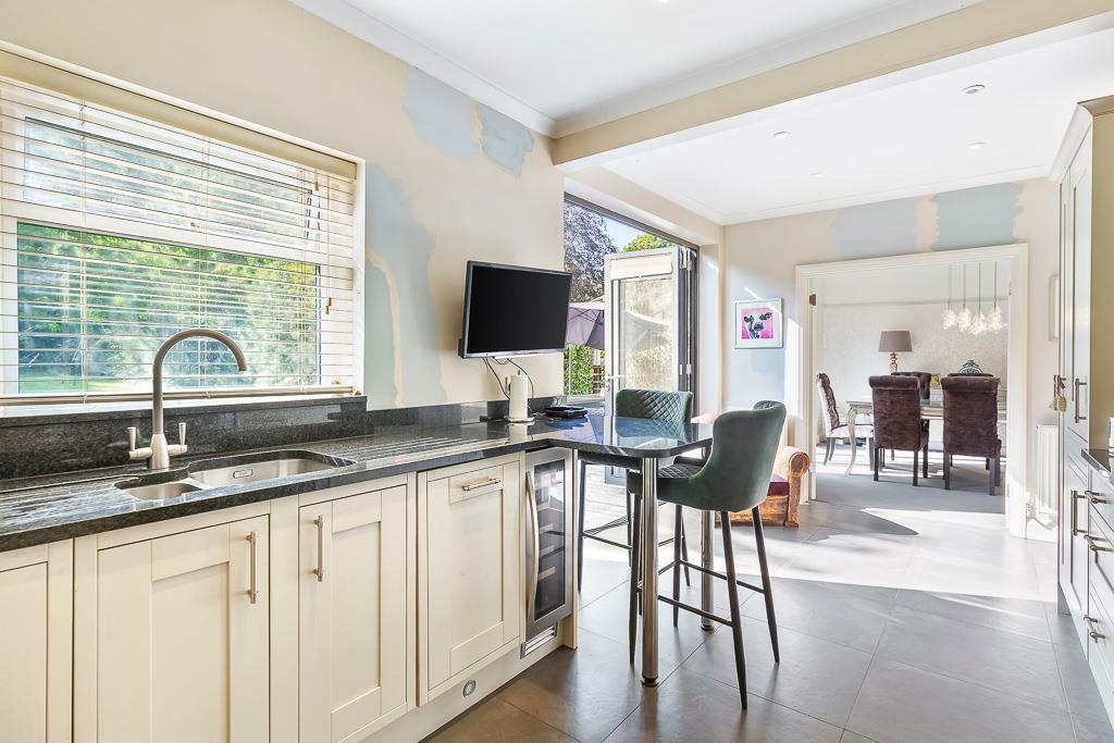 89 Shelvers Way -4.jpg