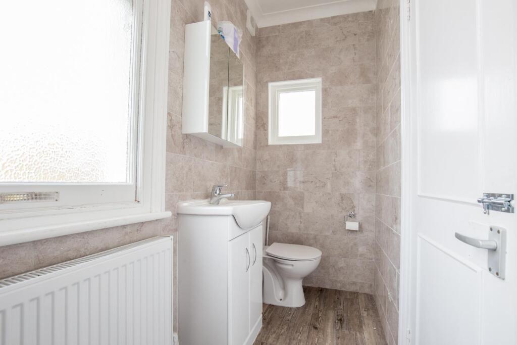 Modern fitted shower room