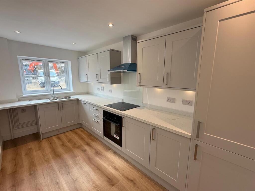 Plot 368 example kitchen 2.jpg