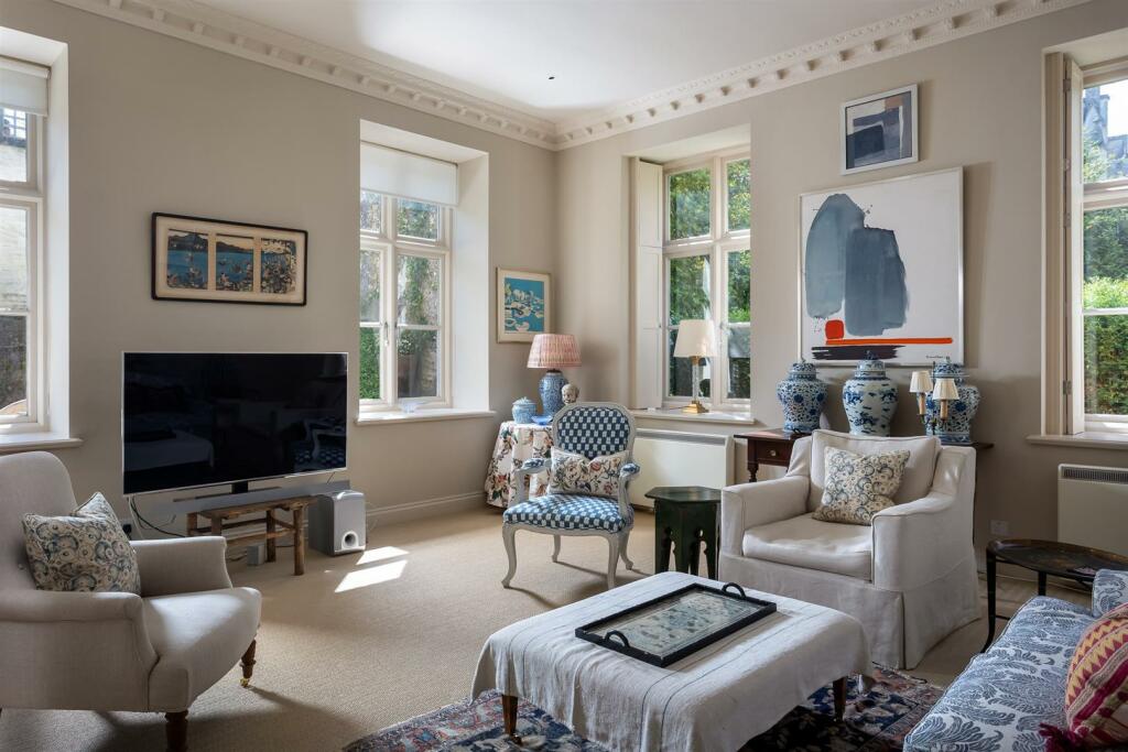 50 - 7 Sherborne Stables - GL54 3DW - Web.jpg