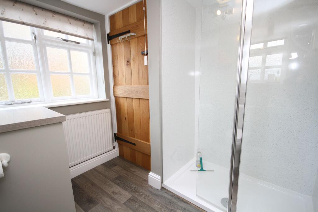 Utility &amp; Shower Room