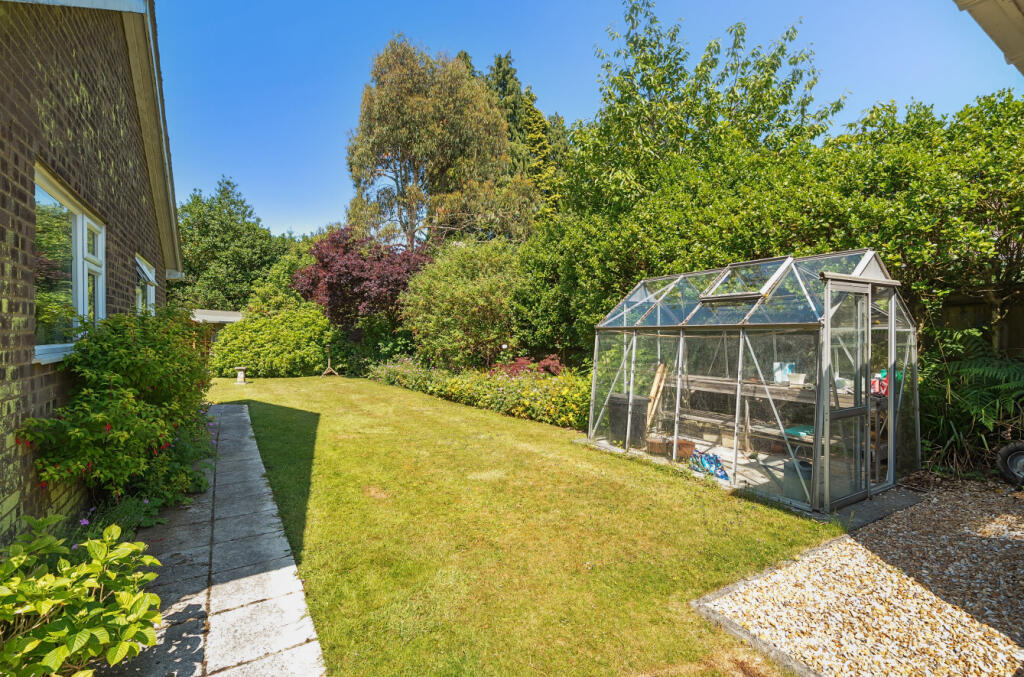 1311936-4-68546f3...