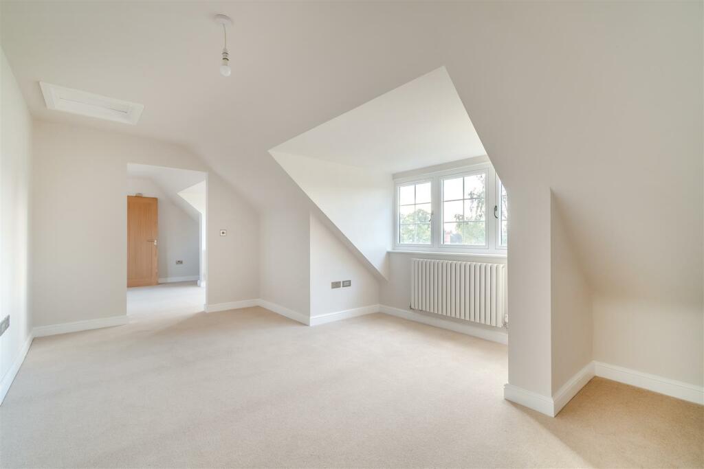 8575703-interior41.jpg