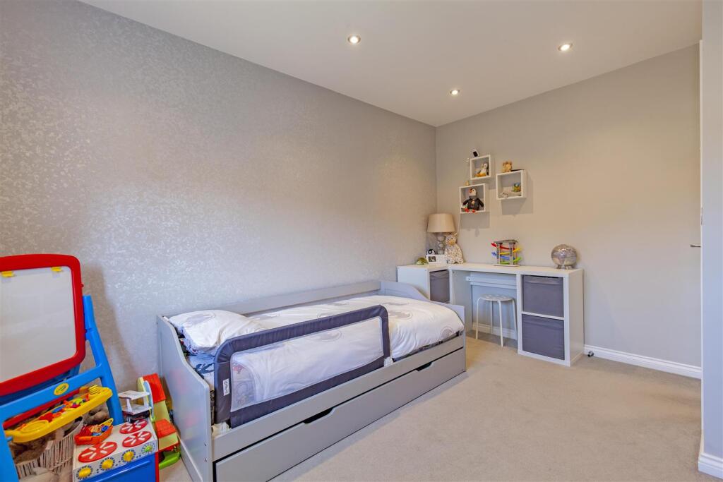 Bedroom 3-2.jpg