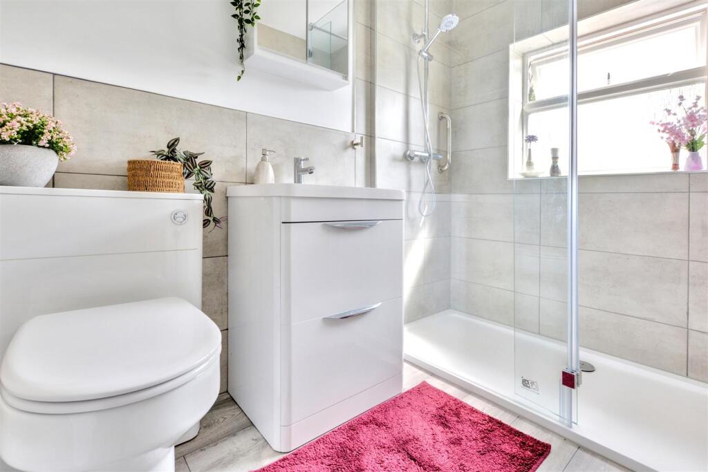 Shower Room_2.jpeg