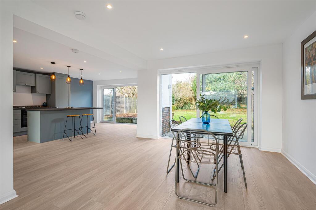 Lounge / Dining Room