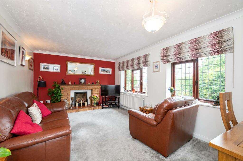 18 Kenilworth Drive internals-3.JPG
