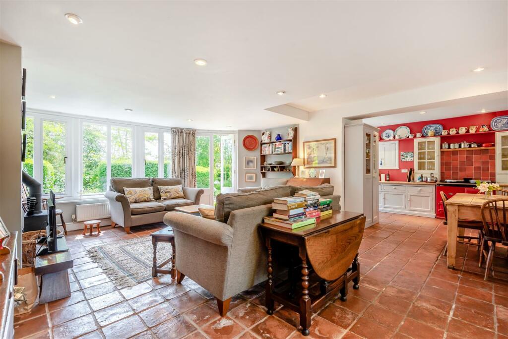 8552404-interior24.jpg
