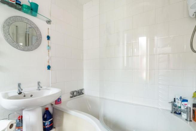 BATHROOM 2