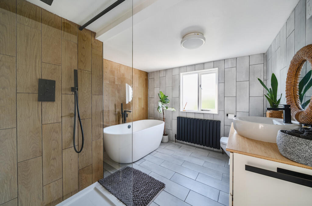 1301755-5-683d57e...