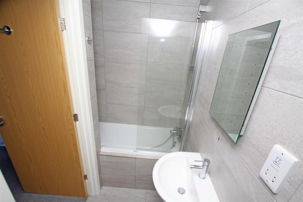 Ensuite a.jpg