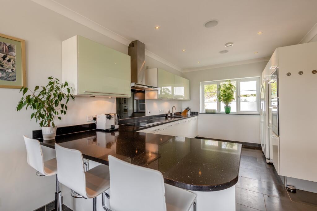 Kitchen/breakfast rm