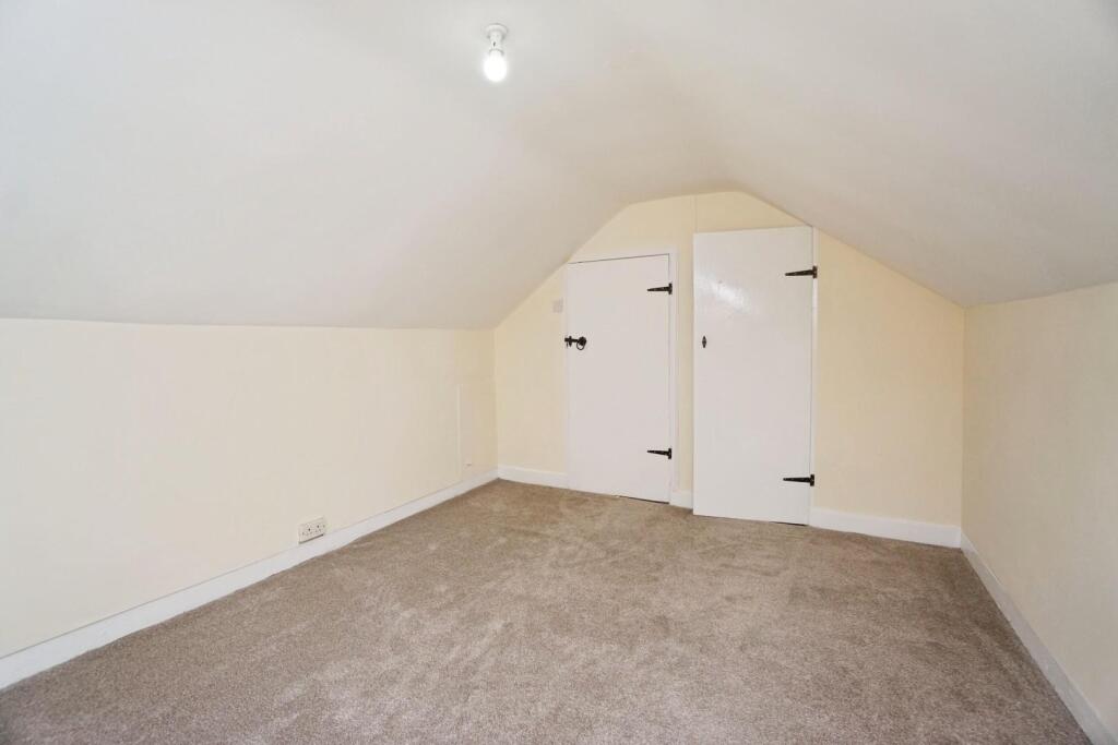 OCCASIONAL ROOM 1