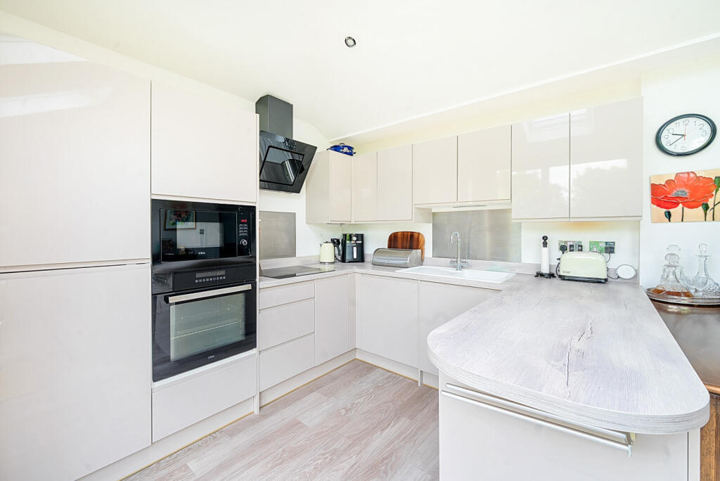 1296314-13-682af2...