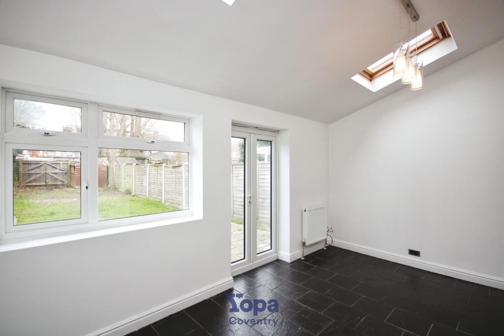 B87d0f3a-Dining 20Area 204.JPG