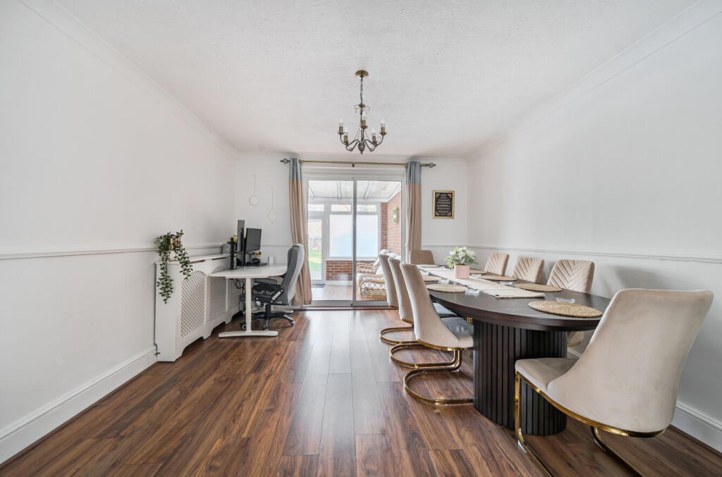 1382925-12-691c75...