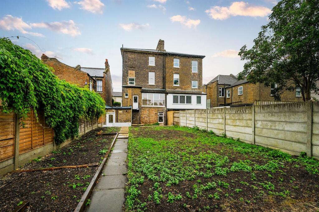 20 North Birkbeck Road - Flats 2, 3, 4-59_web.jpg