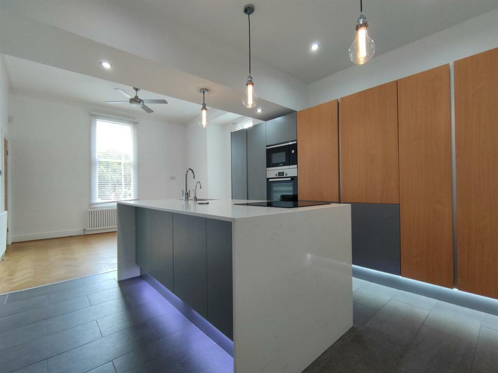 Kitchen Area 1