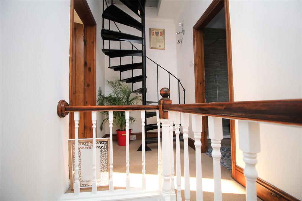 1st Floor Landing