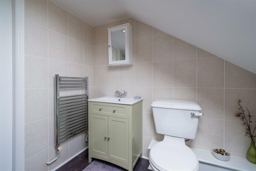 Bathroom-3.jpg