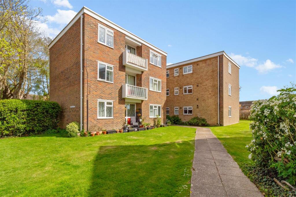 Sunningdale Court 42-022.jpg