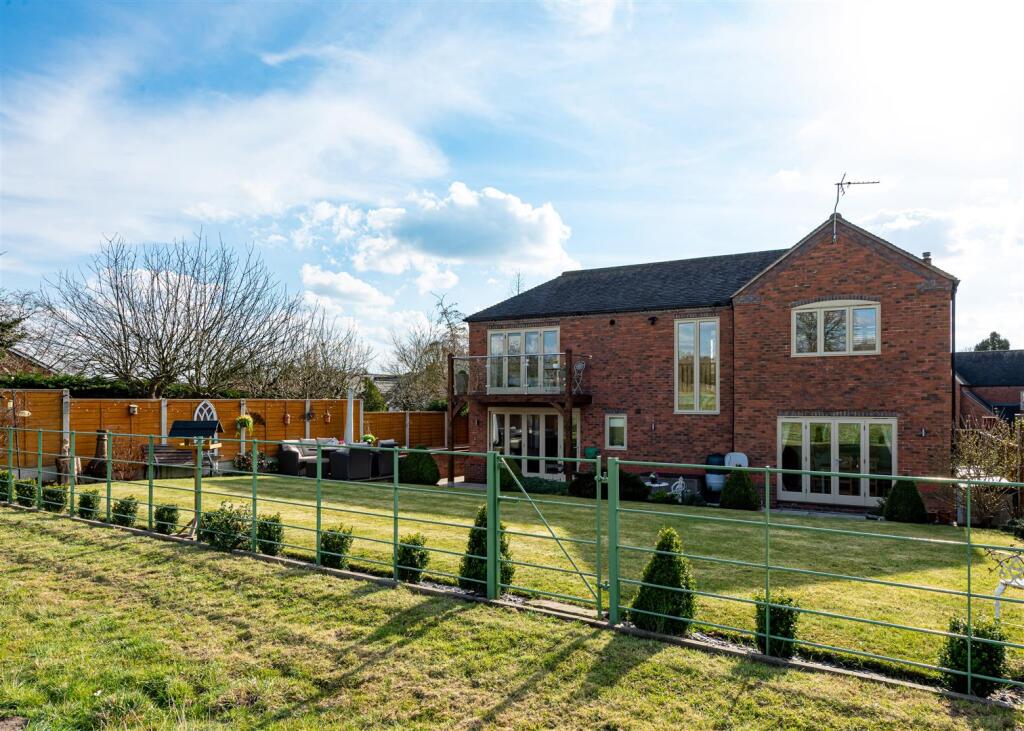 32 Post Office Road-rear1.jpg